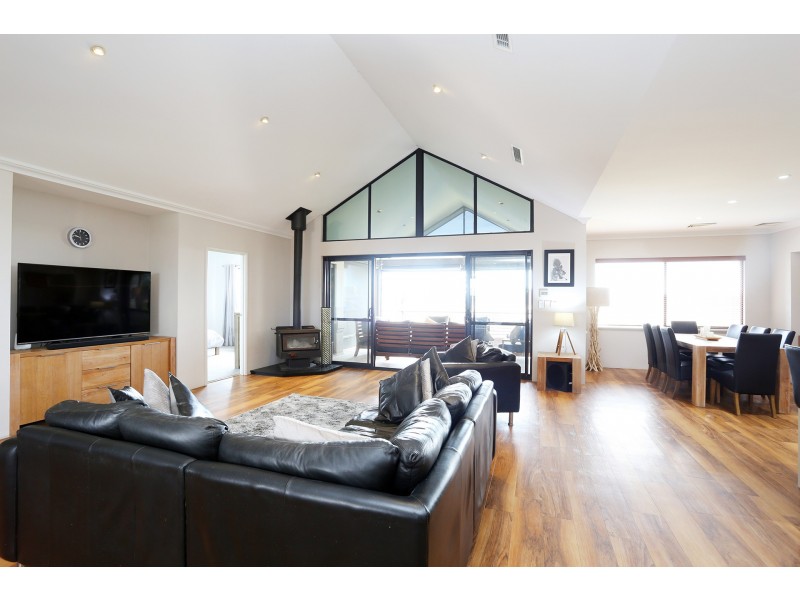 13 Indiana Parade, Singleton WA 6175