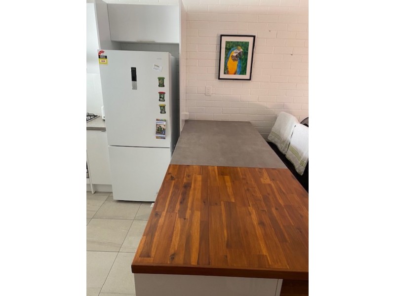 2/102 North Lake Road, Myaree WA 6154