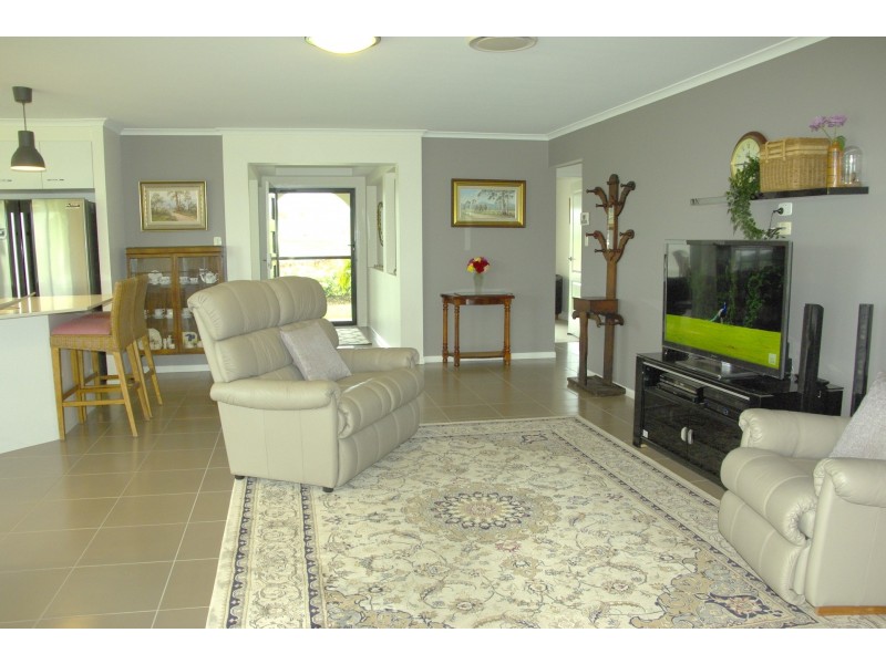 3 Makybe Drive, Hodgson Vale QLD 4352