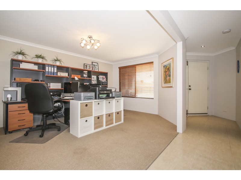 144 Hellfire Drive, Darch WA 6065