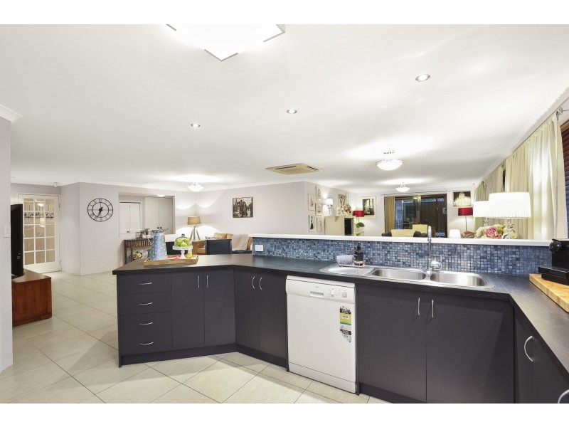 144 Hellfire Drive, Darch WA 6065