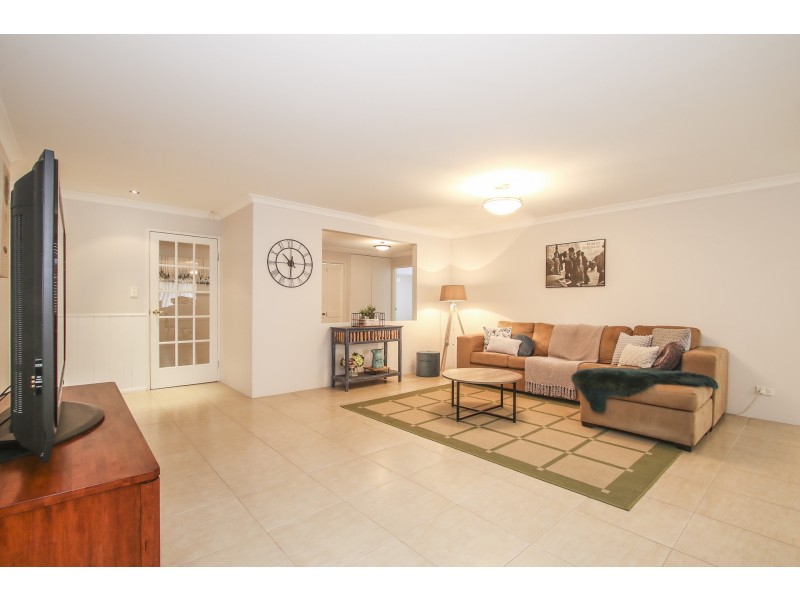 144 Hellfire Drive, Darch WA 6065