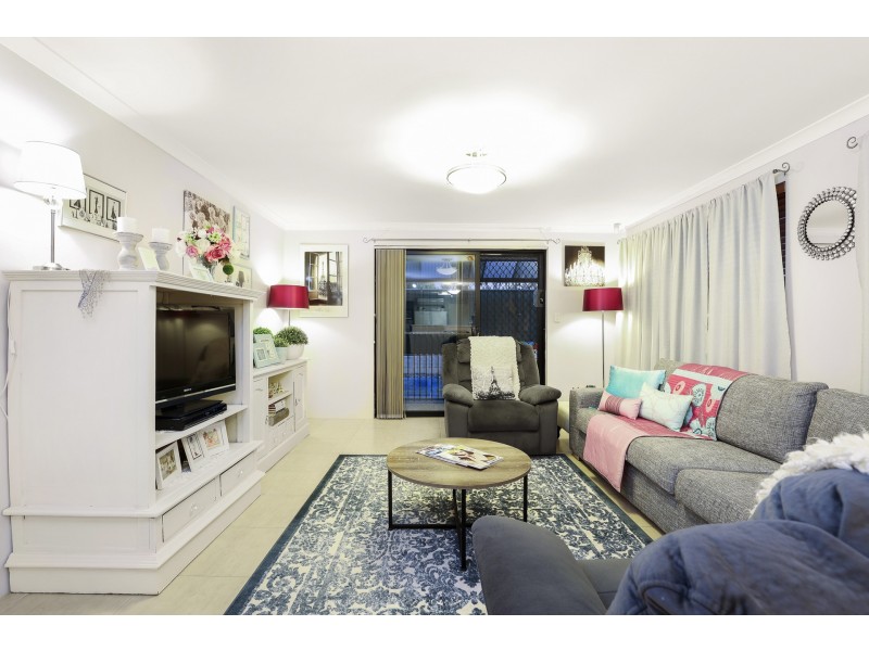 144 Hellfire Drive, Darch WA 6065