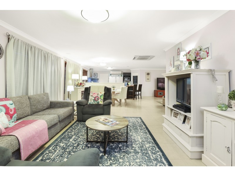 144 Hellfire Drive, Darch WA 6065