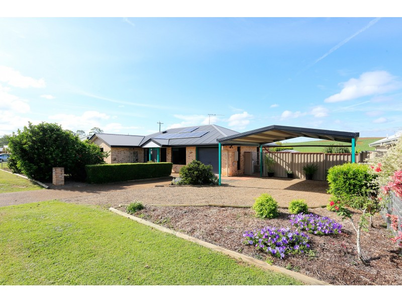25 Pioneer Avenue, Childers QLD 4660