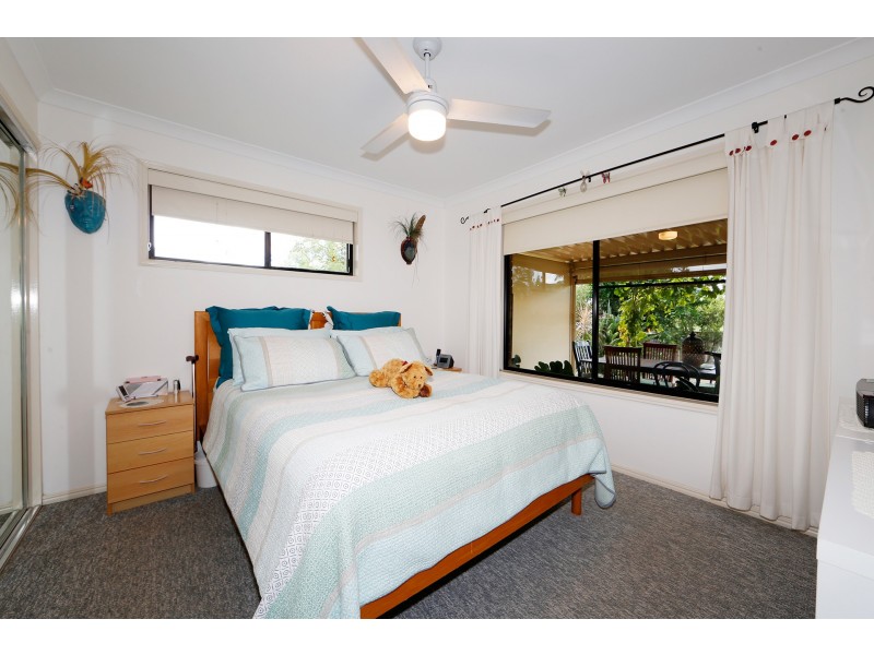 25 Pioneer Avenue, Childers QLD 4660