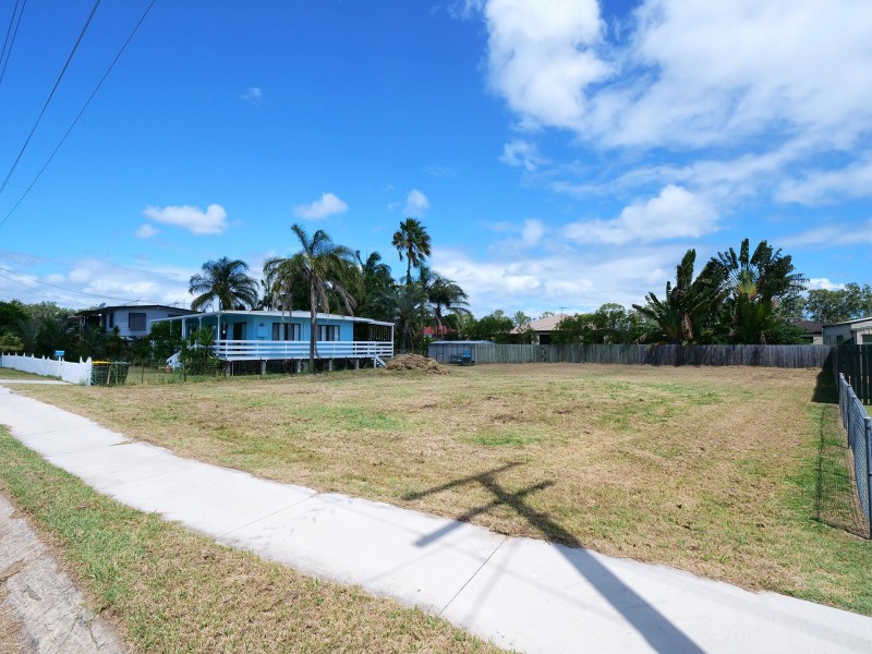 14 Desmond Drive, Toogoom QLD 4655