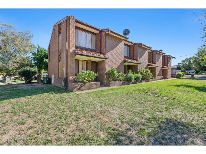1/7 Nordlingen Drive, Tolland NSW 2650