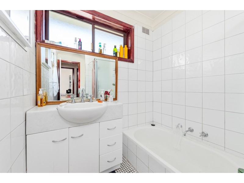 1/7 Nordlingen Drive, Tolland NSW 2650