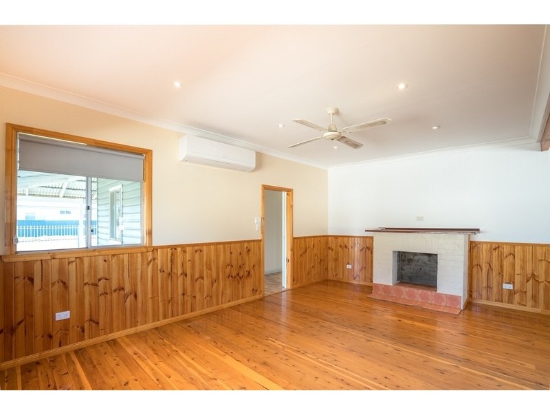 5 Hall Street, Aberdeen NSW 2336