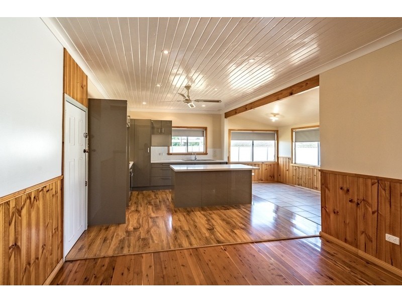 5 Hall Street, Aberdeen NSW 2336