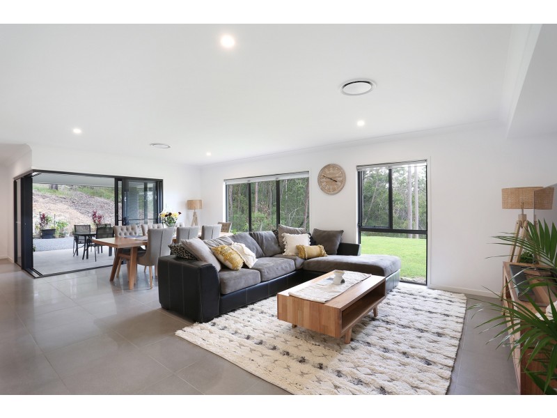 22 Valleyview Drive, Mount Nathan QLD 4211