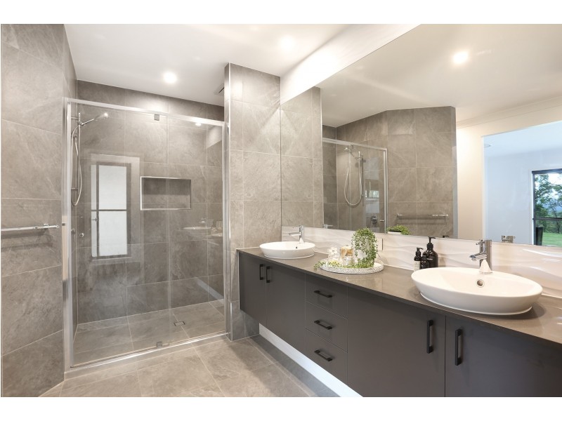 22 Valleyview Drive, Mount Nathan QLD 4211