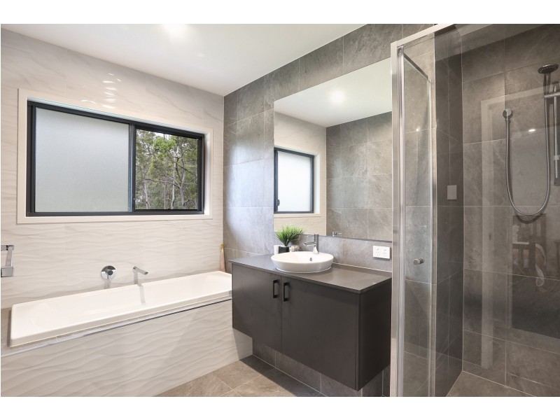 22 Valleyview Drive, Mount Nathan QLD 4211