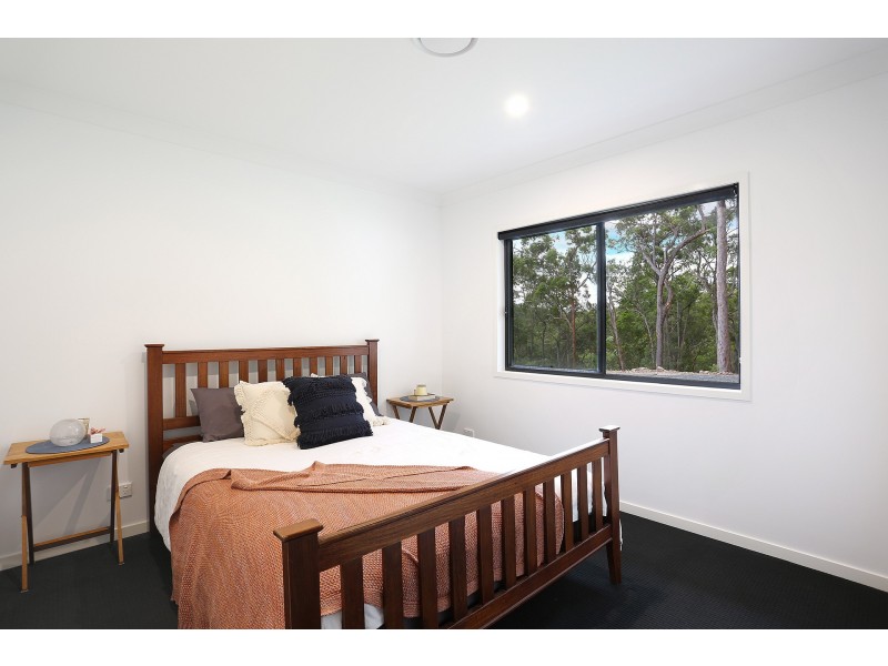 22 Valleyview Drive, Mount Nathan QLD 4211