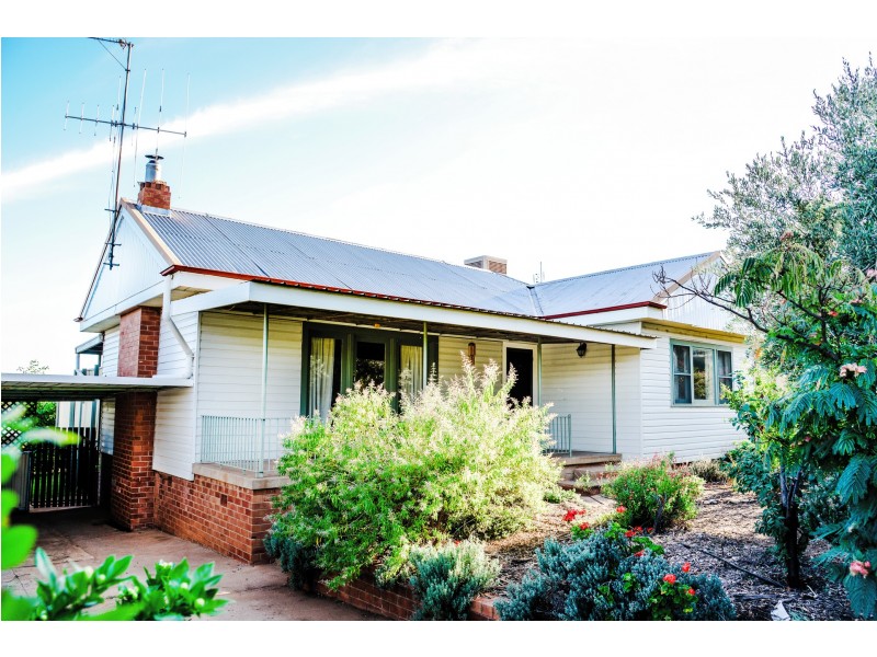 33 Rose Street, Parkes NSW 2870