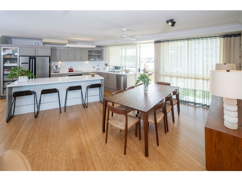 49/7 Mariners Drive, Townsville City QLD 4810