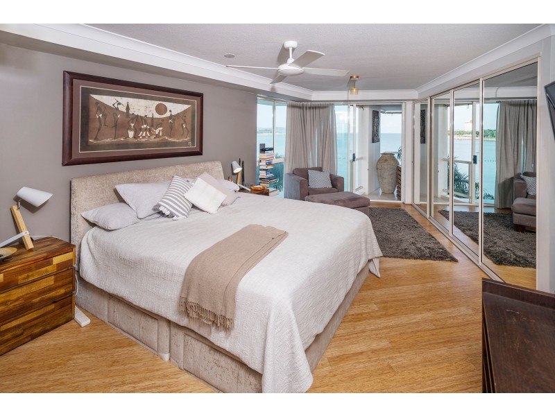 49/7 Mariners Drive, Townsville City QLD 4810