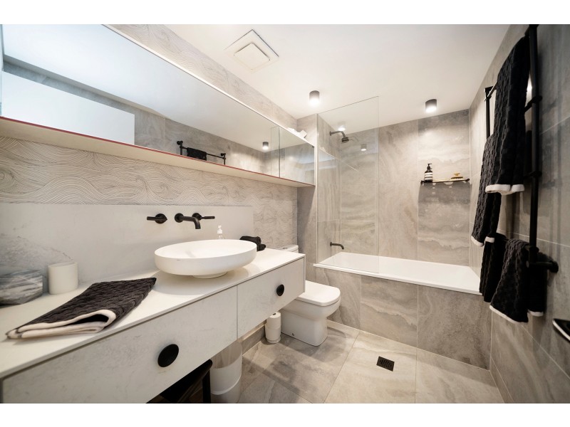 49/7 Mariners Drive, Townsville City QLD 4810