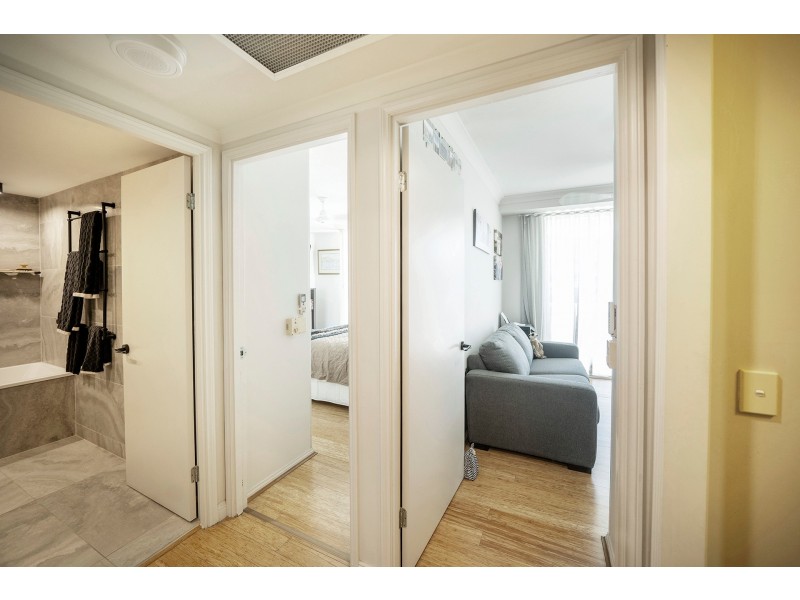 49/7 Mariners Drive, Townsville City QLD 4810