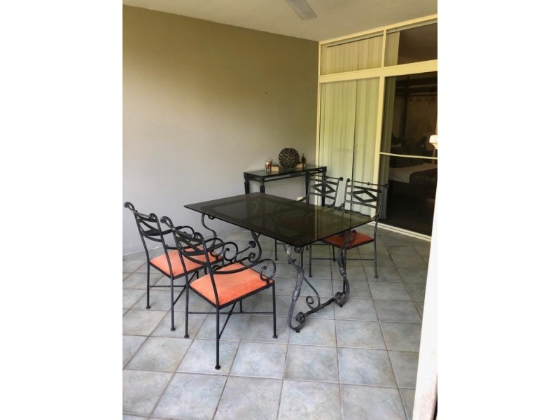 7 McDonald Close, Palm Cove QLD 4879