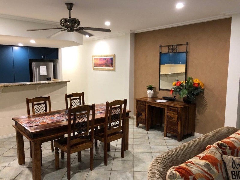 7 McDonald Close, Palm Cove QLD 4879