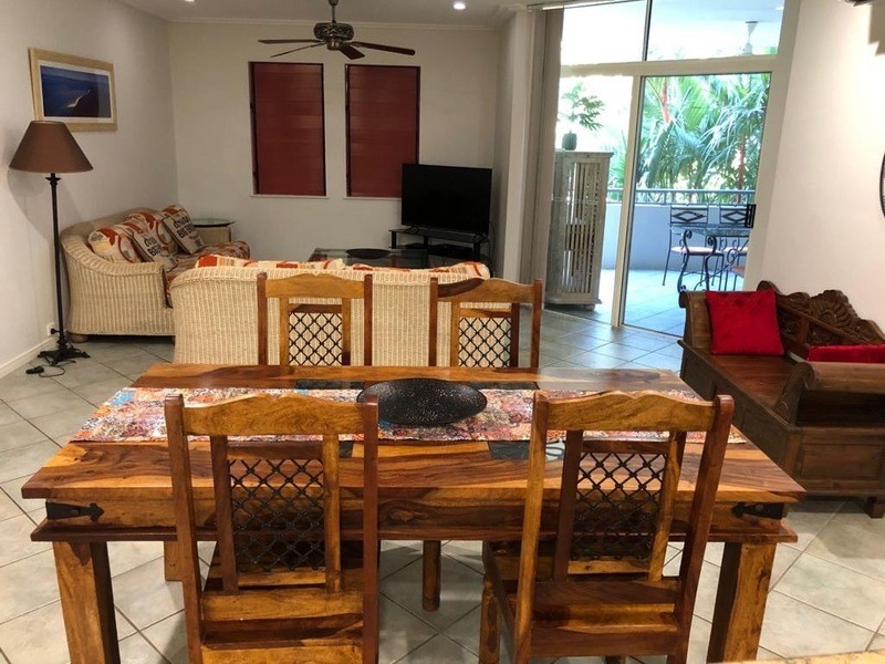 7 McDonald Close, Palm Cove QLD 4879