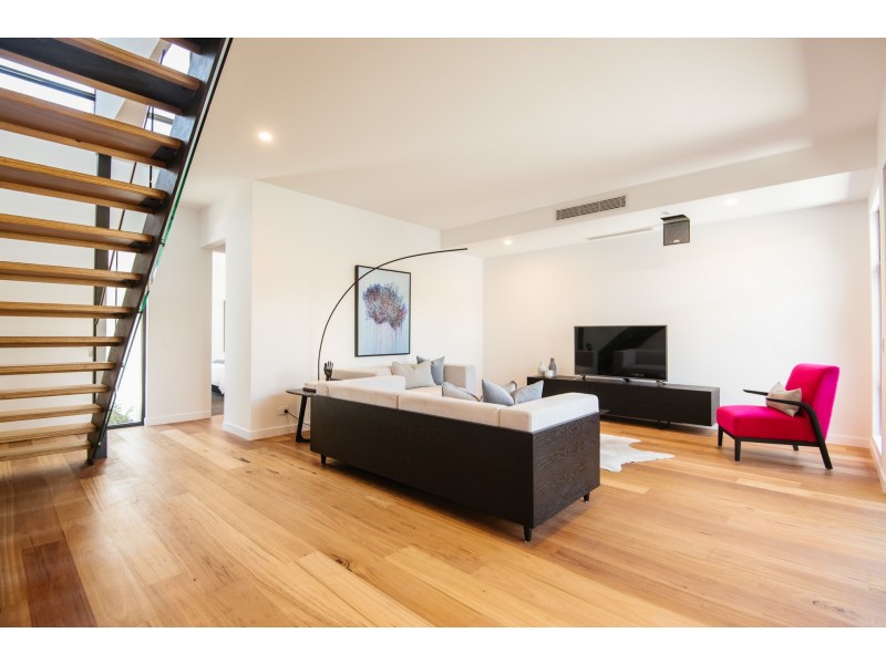 92C Birdwood street, Innaloo WA 6018