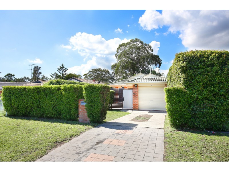 11 Melba Place, St Helens Park NSW 2560