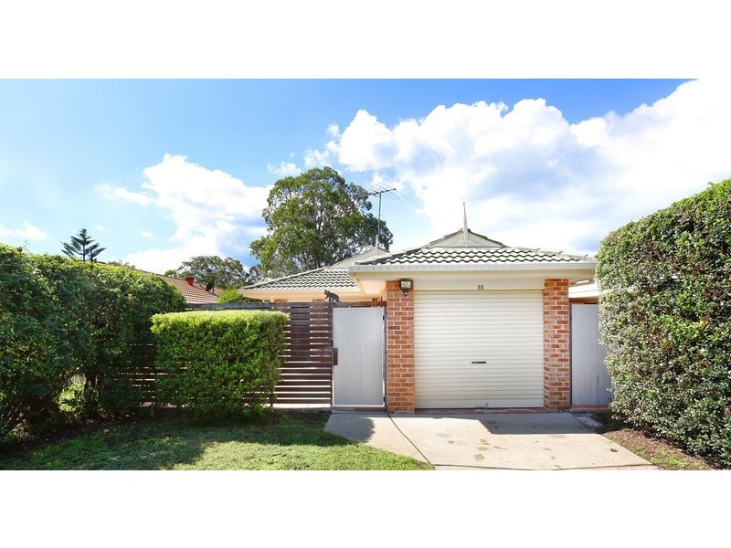11 Melba Place, St Helens Park NSW 2560