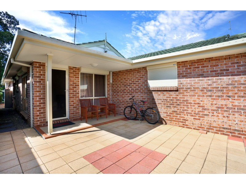 11 Melba Place, St Helens Park NSW 2560