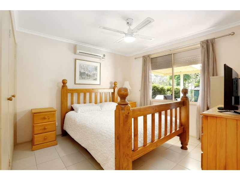 11 Melba Place, St Helens Park NSW 2560