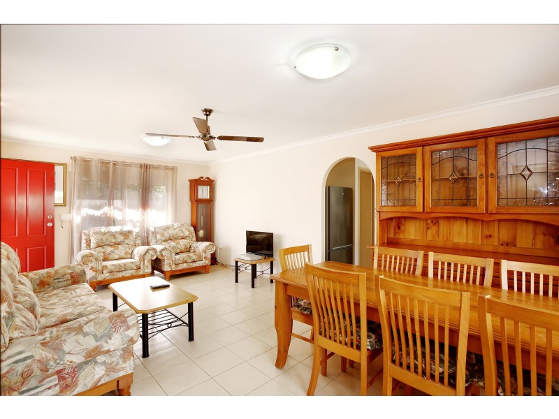 11 Melba Place, St Helens Park NSW 2560
