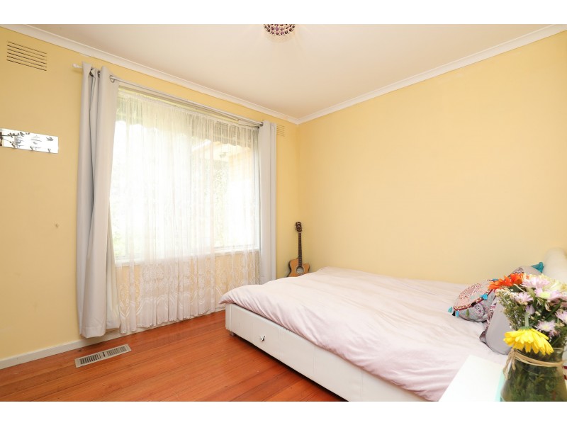 10 Waverley Court, Gladstone Park VIC 3043