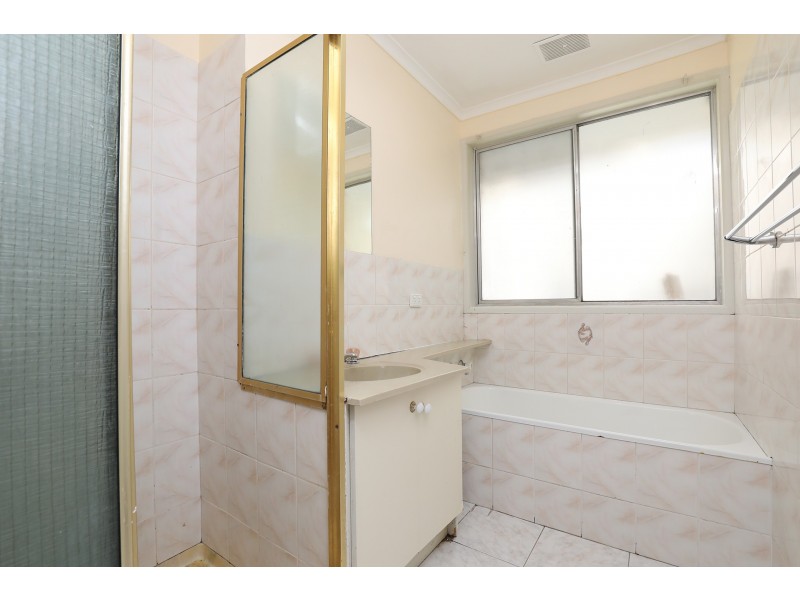 10 Waverley Court, Gladstone Park VIC 3043