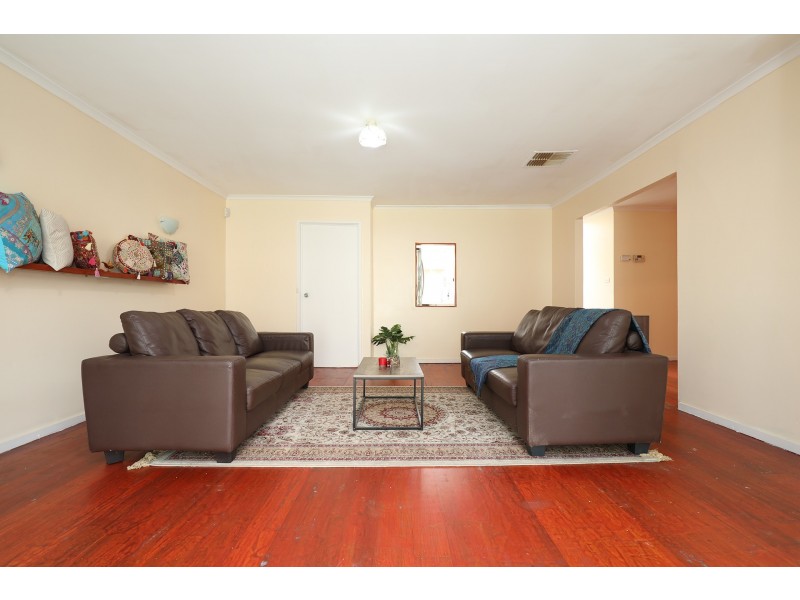 10 Waverley Court, Gladstone Park VIC 3043