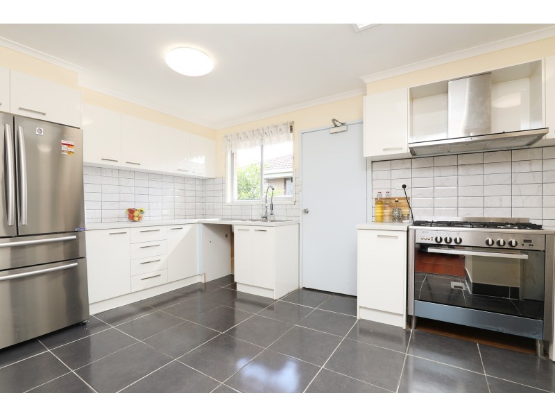 10 Waverley Court, Gladstone Park VIC 3043