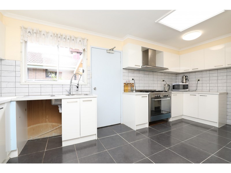 10 Waverley Court, Gladstone Park VIC 3043