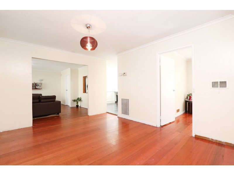 10 Waverley Court, Gladstone Park VIC 3043