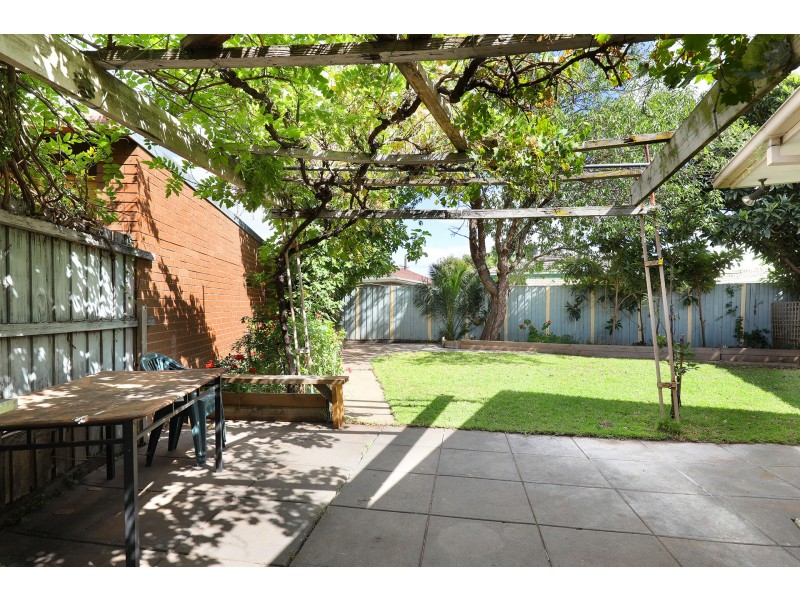 10 Waverley Court, Gladstone Park VIC 3043