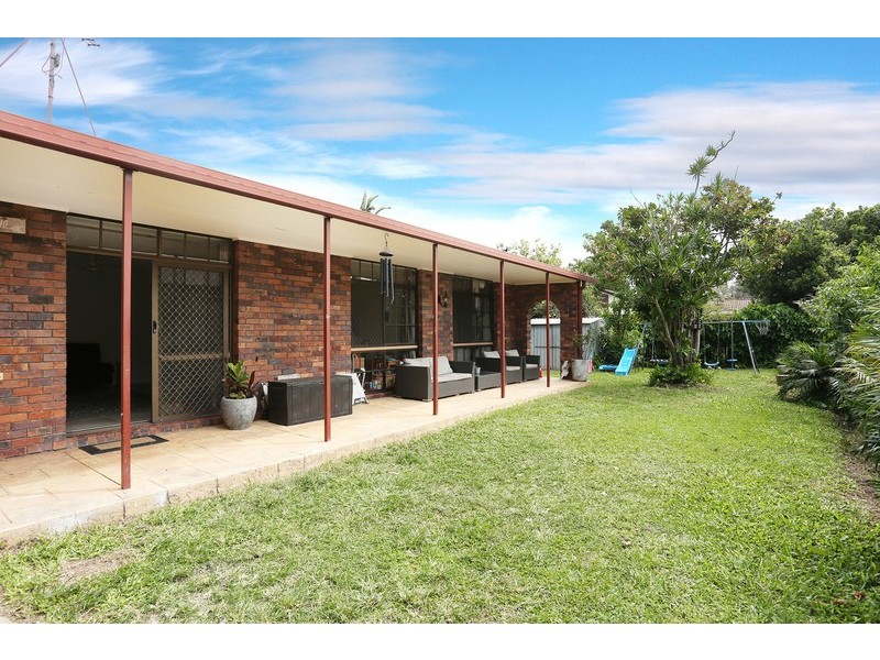 682 David Low Way, Pacific Paradise QLD 4564