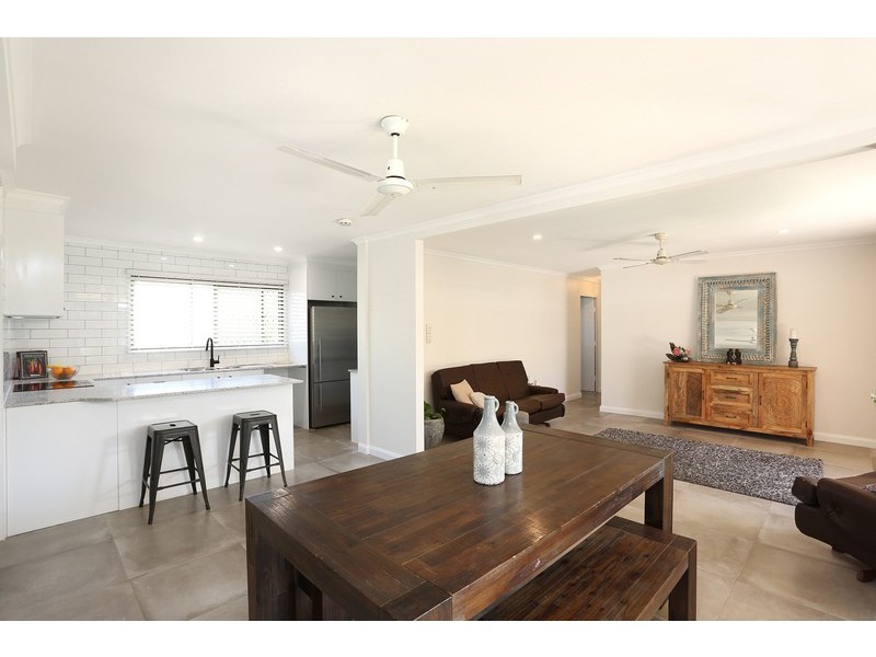 682 David Low Way, Pacific Paradise QLD 4564