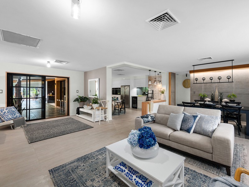 9 Grosmont Street, Carindale QLD 4152