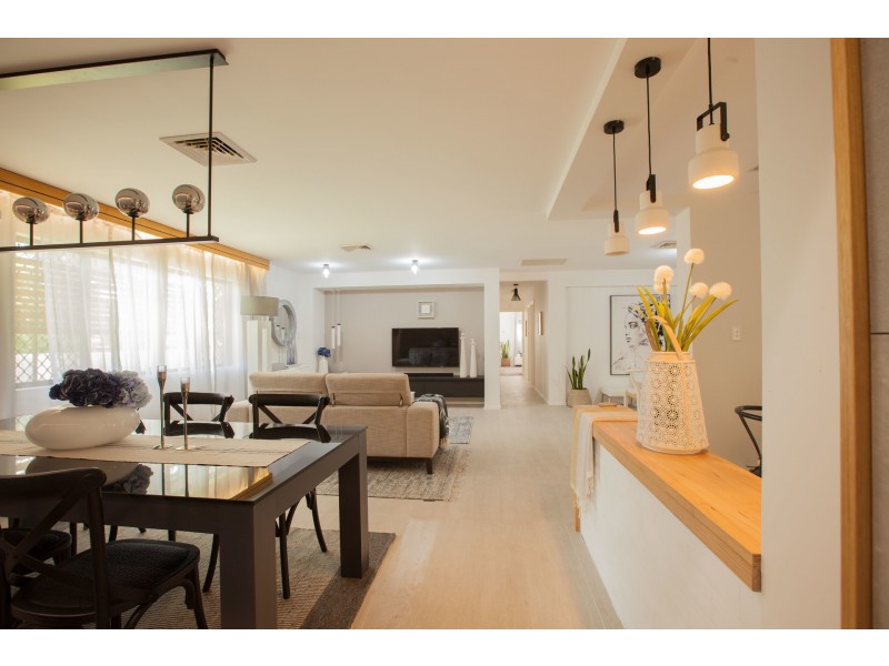 9 Grosmont Street, Carindale QLD 4152