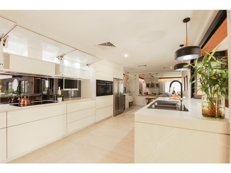 9 Grosmont Street, Carindale QLD 4152