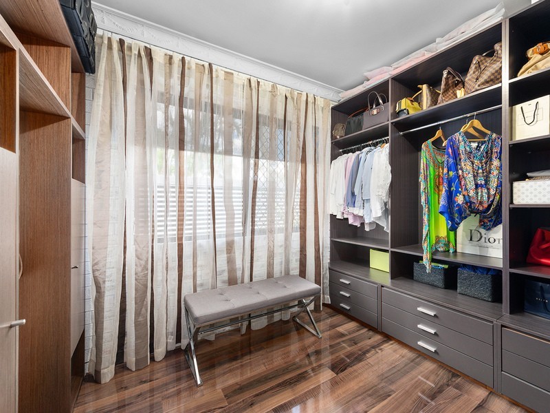 9 Grosmont Street, Carindale QLD 4152