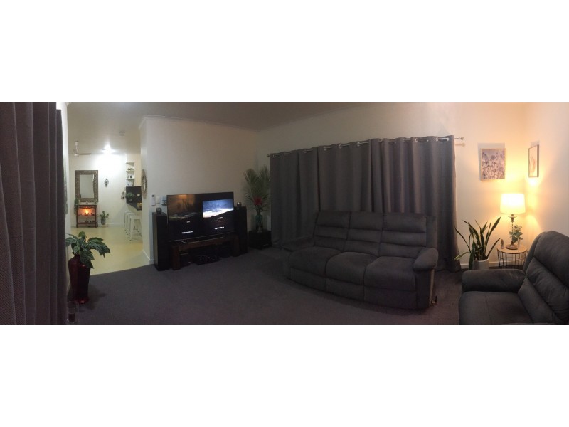 4 Macdonald Cresent, Blackwater QLD 4717