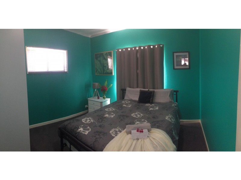 4 Macdonald Cresent, Blackwater QLD 4717