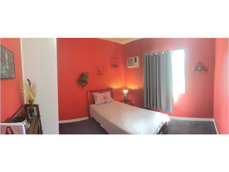 4 Macdonald Cresent, Blackwater QLD 4717