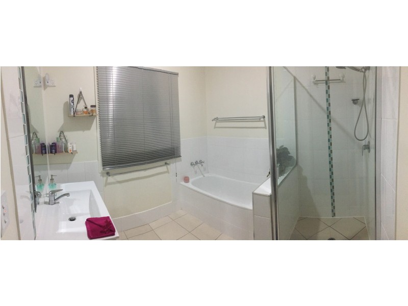 4 Macdonald Cresent, Blackwater QLD 4717